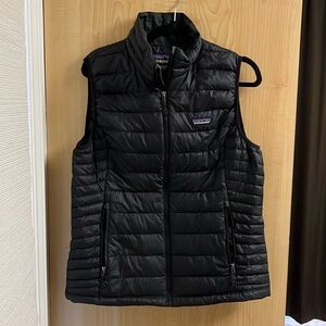 Patagonia Light Down Sweater Vest in Women’s Large Black